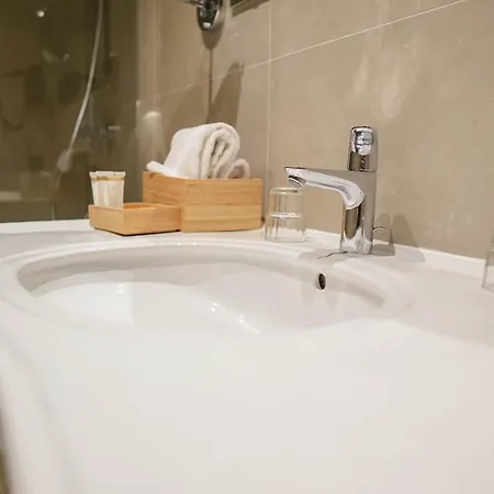 Otel De Flandre 4*