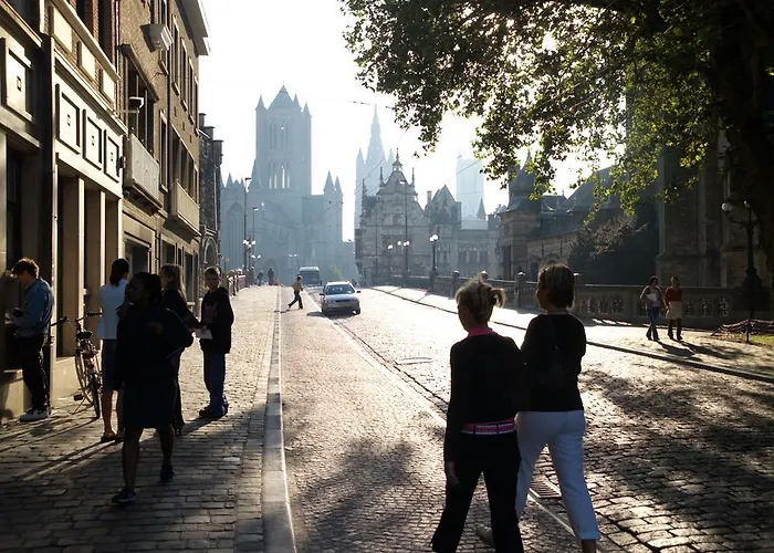 De Flandre فندق 4*